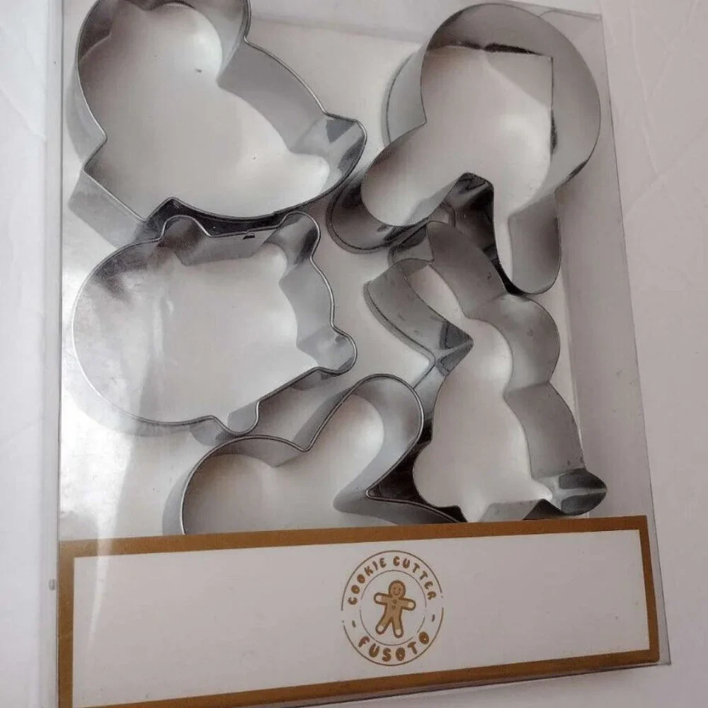 Happy Easter 5 Metal Cookie Cutters in Box Bunny Chick Bear